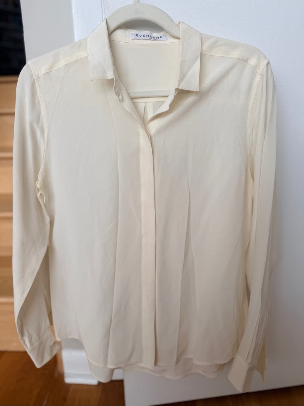Everlane Cream Button-Up Silk Shirt Size S
